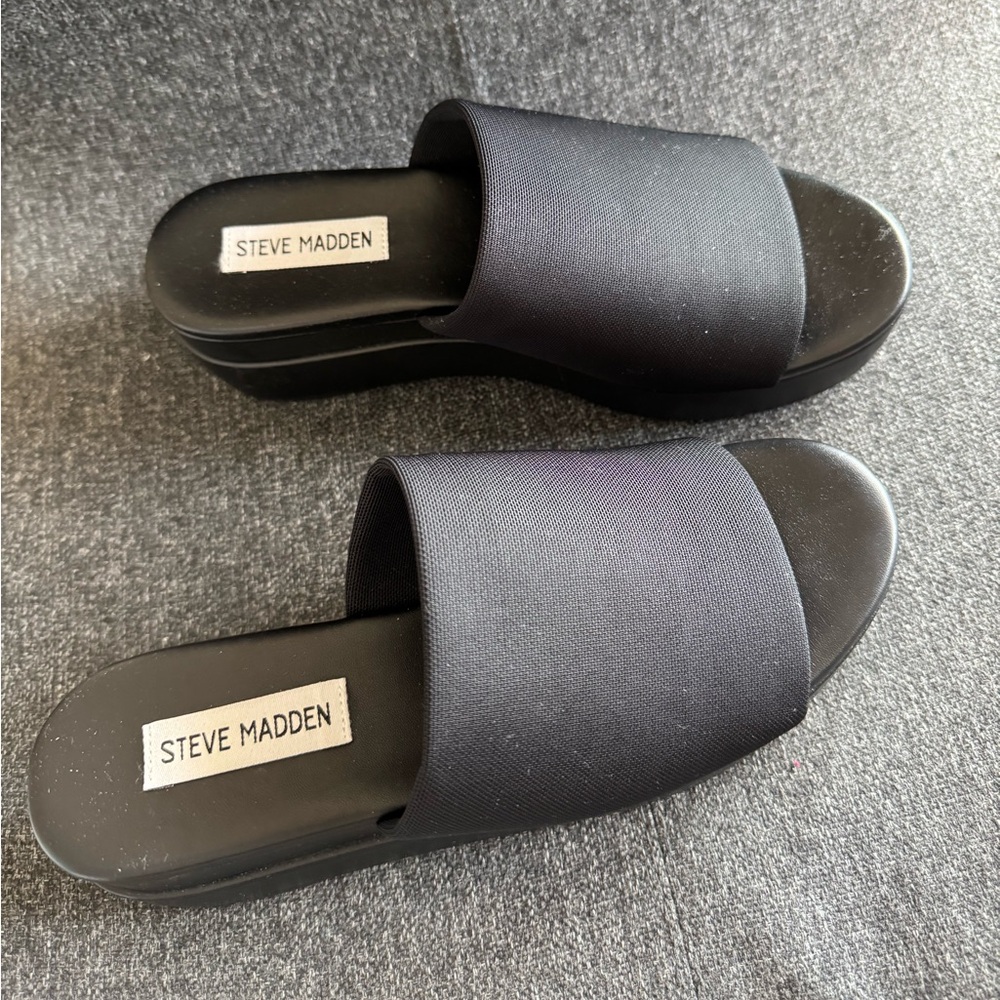 Slinky black platform sandals Steve Madden size 7.5
